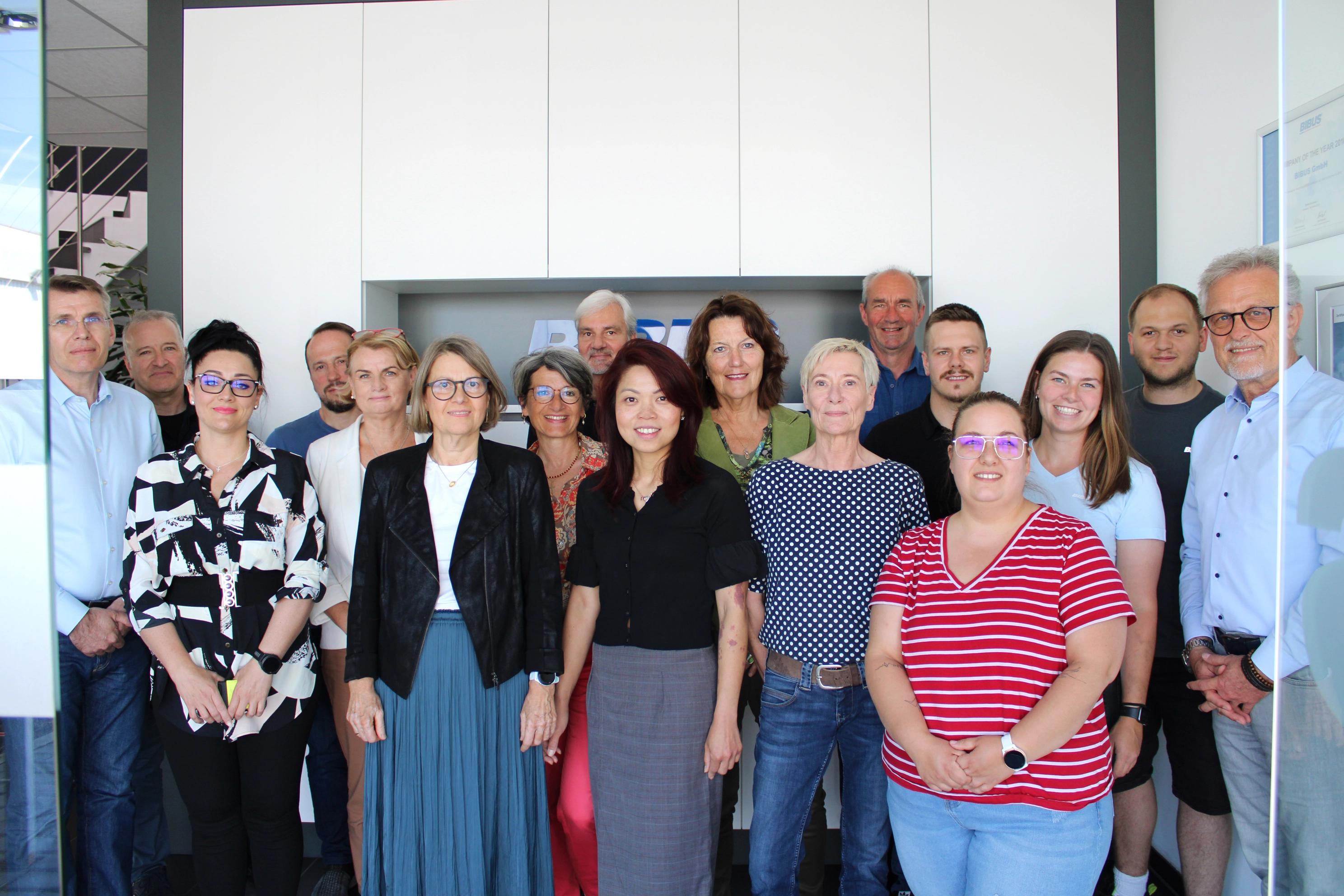 Wir sind <i>für Sie</i> da